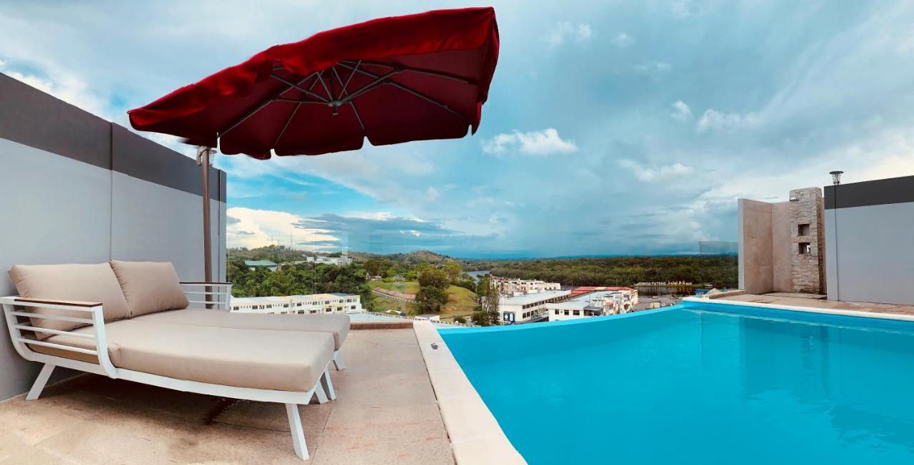The Lanes Hotel Tutong Экстерьер фото