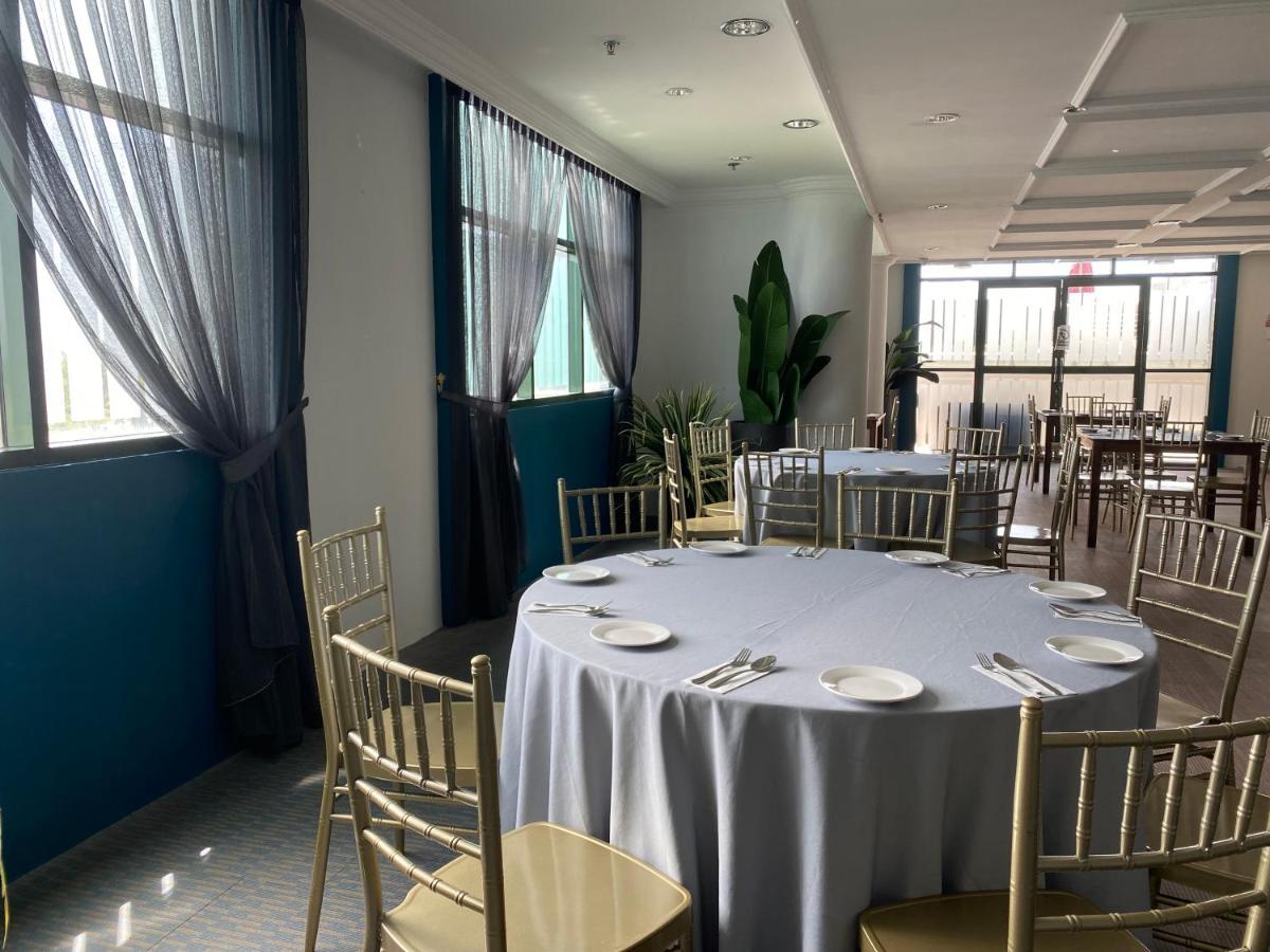 The Lanes Hotel Tutong Экстерьер фото