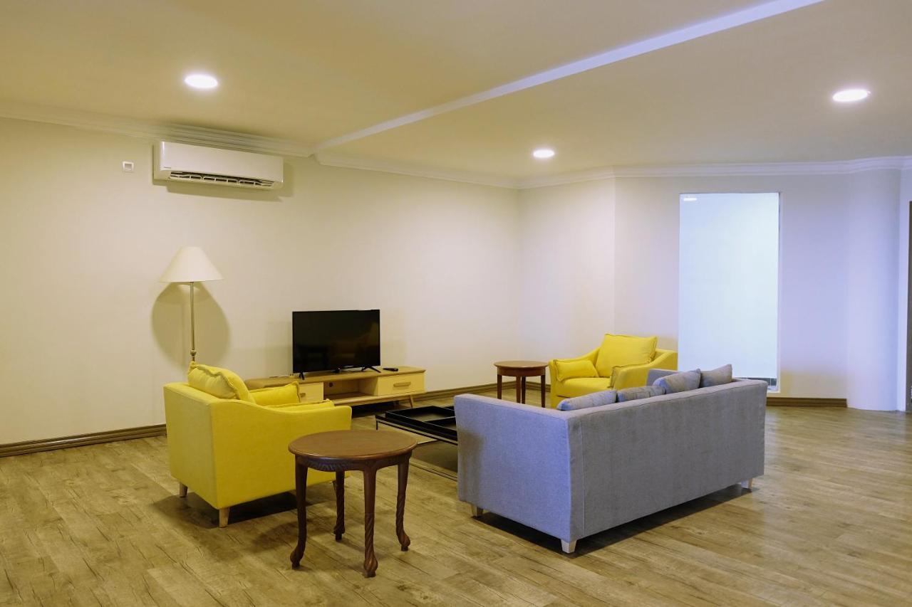 The Lanes Hotel Tutong Экстерьер фото