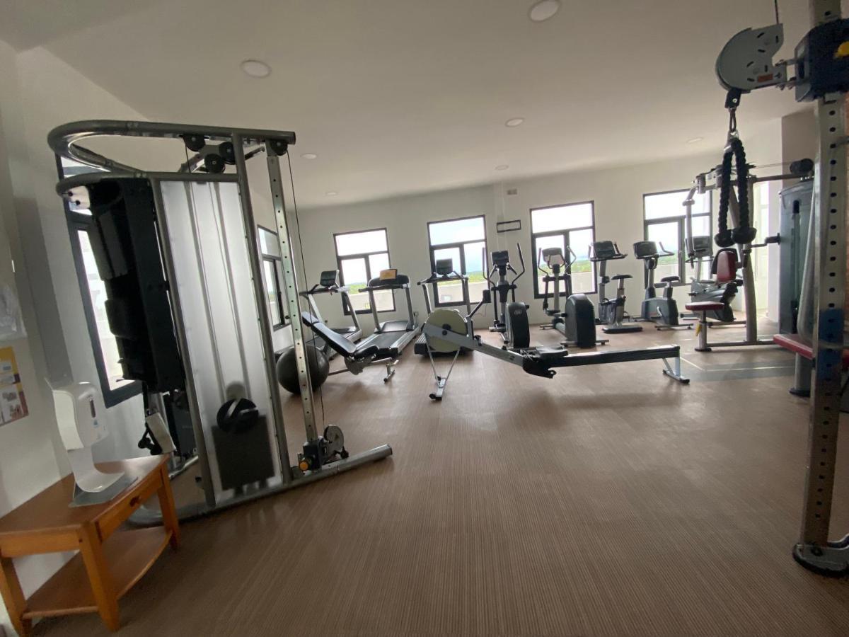 The Lanes Hotel Tutong Экстерьер фото