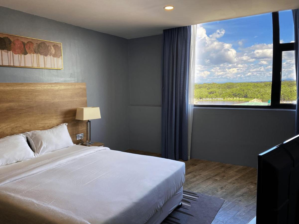 The Lanes Hotel Tutong Экстерьер фото