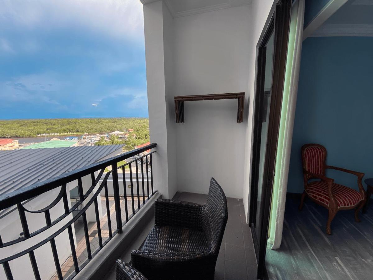 The Lanes Hotel Tutong Экстерьер фото